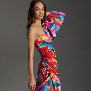 HOST PICK🛍️🛍️🎉🎉One-Shoulder Floral Midi Dress
Farm Rio - Color: RED MOTIF
